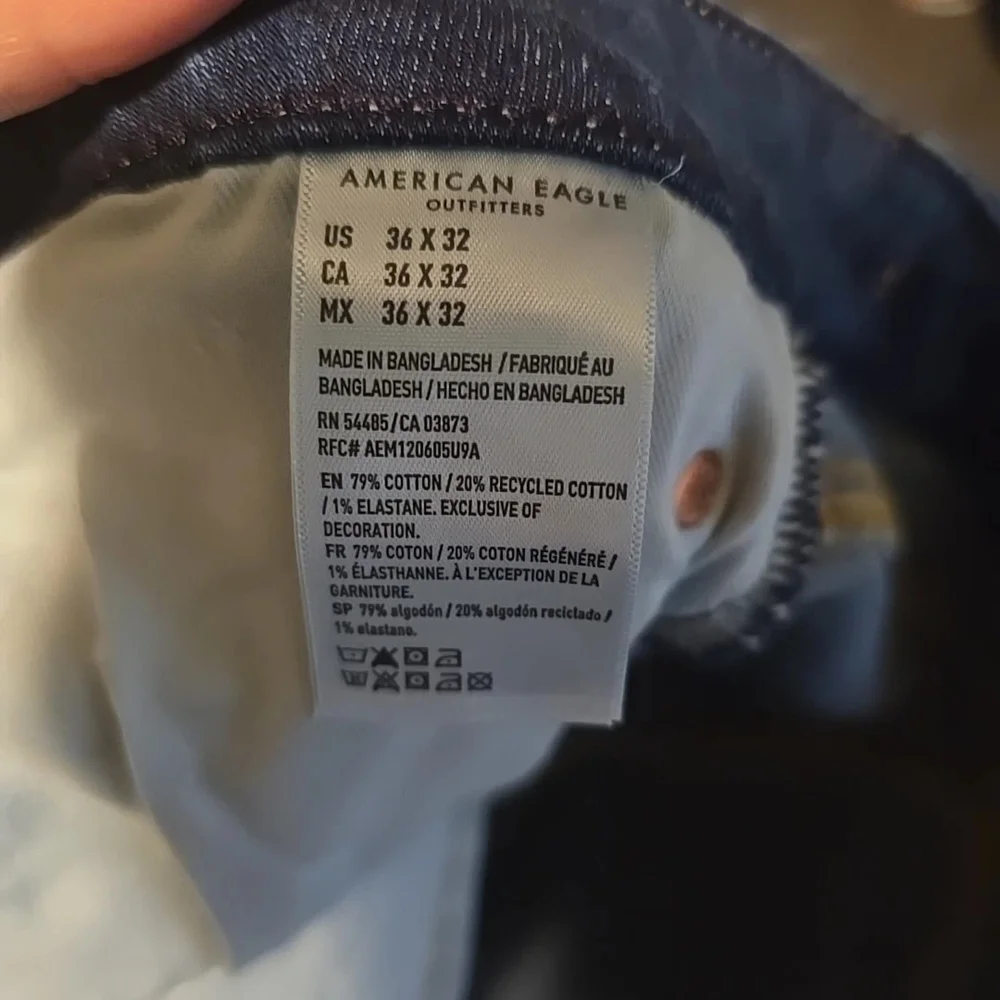 American Eagle Outfitters Dark Blue Straight Jeans - Picture 3 of 3